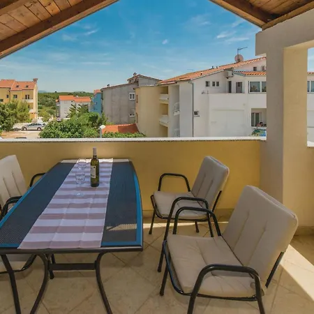 Apartman 2 Bedroom Lovely In Biograd Biograd na Moru