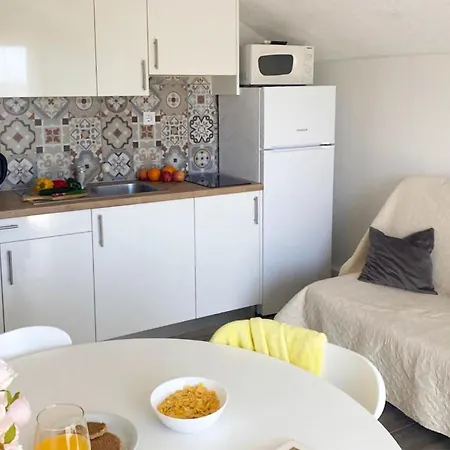 Apartman 2 Bedroom Lovely In Biograd Biograd na Moru