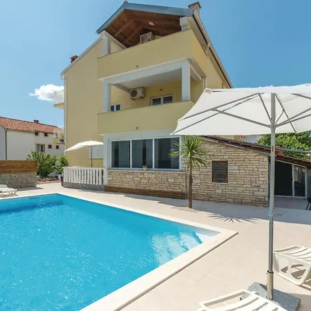 2 Bedroom Lovely In Biograd Biograd na Moru