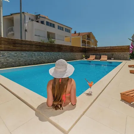 2 Bedroom Lovely In Biograd