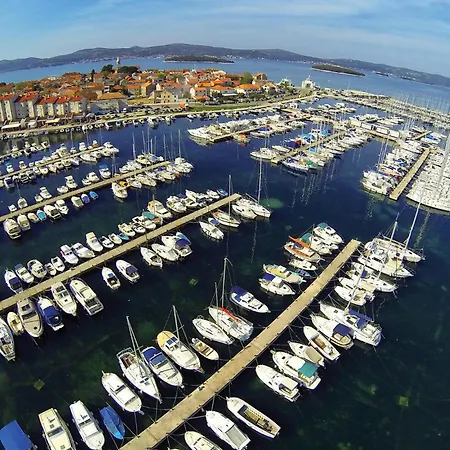 2 Bedroom Lovely In Biograd
